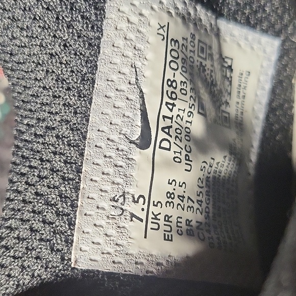 Nike Women's Crater Remixa Size 7.5 - Picture 6 of 6